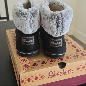 Skechers Black and Gray Ankle Boots